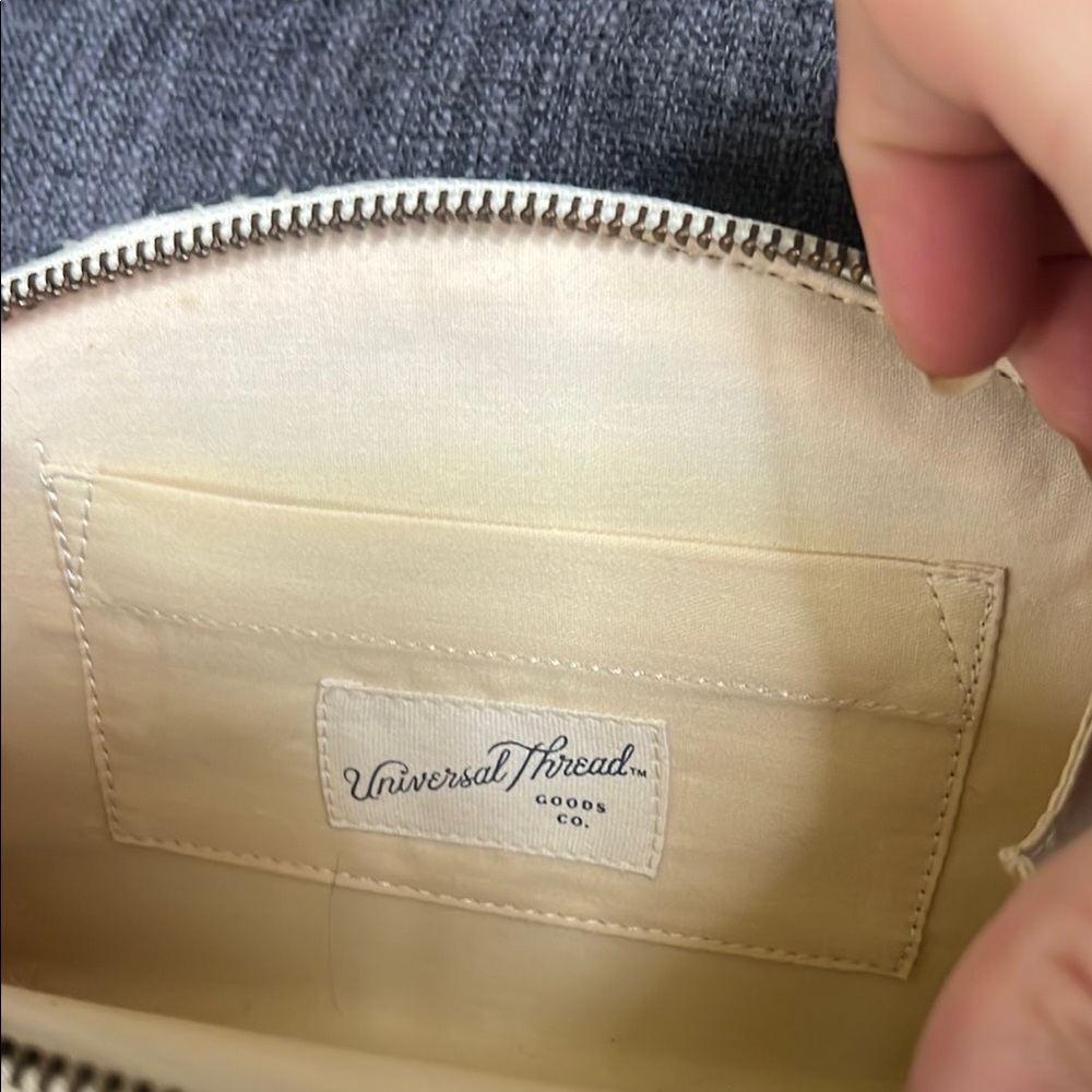 Navy and Cream Textured Vintage Accent Clutch - Picture 2 of 5